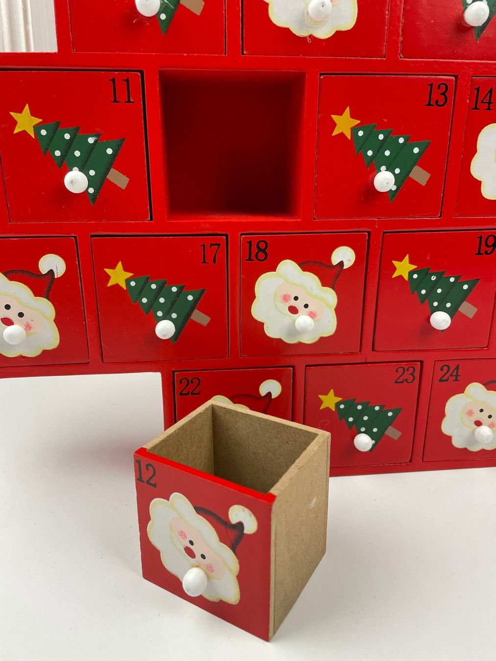 Calendari: Holz - Adventskalender Weihnachtskalender mit 24 Schubladen – Nuovo e nell'imballaggio originale da Wängi venduto da LiqKojote 1