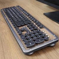 Azio Classic Keyboard & Maus