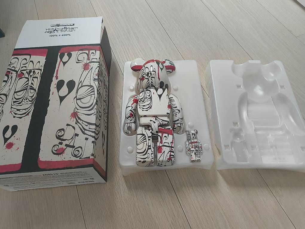 Statuette: Bearbrick x PHIL FROST 100% & 400% Set – Usato da Luzern venduto da Pokepas 2