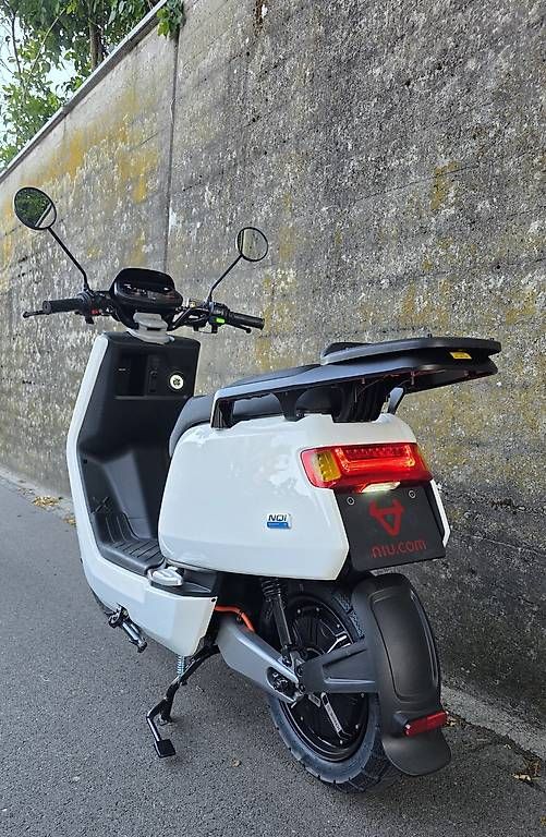 Strada: NIU NQI Sport , Roller Elektro – Nuovo e nell'imballaggio originale da Wil SG venduto da linox 1