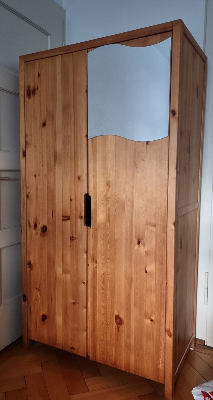 Armadi: Holzschrank mit Spiegel – Usato da Zürich venduto da dav_yd5m