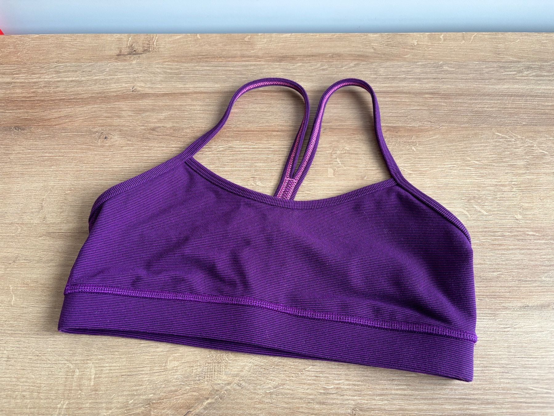 Lululemon Top: Lululemon Flow Y Bra IV - Absolut Neuwertig. – Nuovo (secondo la descrizione) da Bern venduto da lolapennt