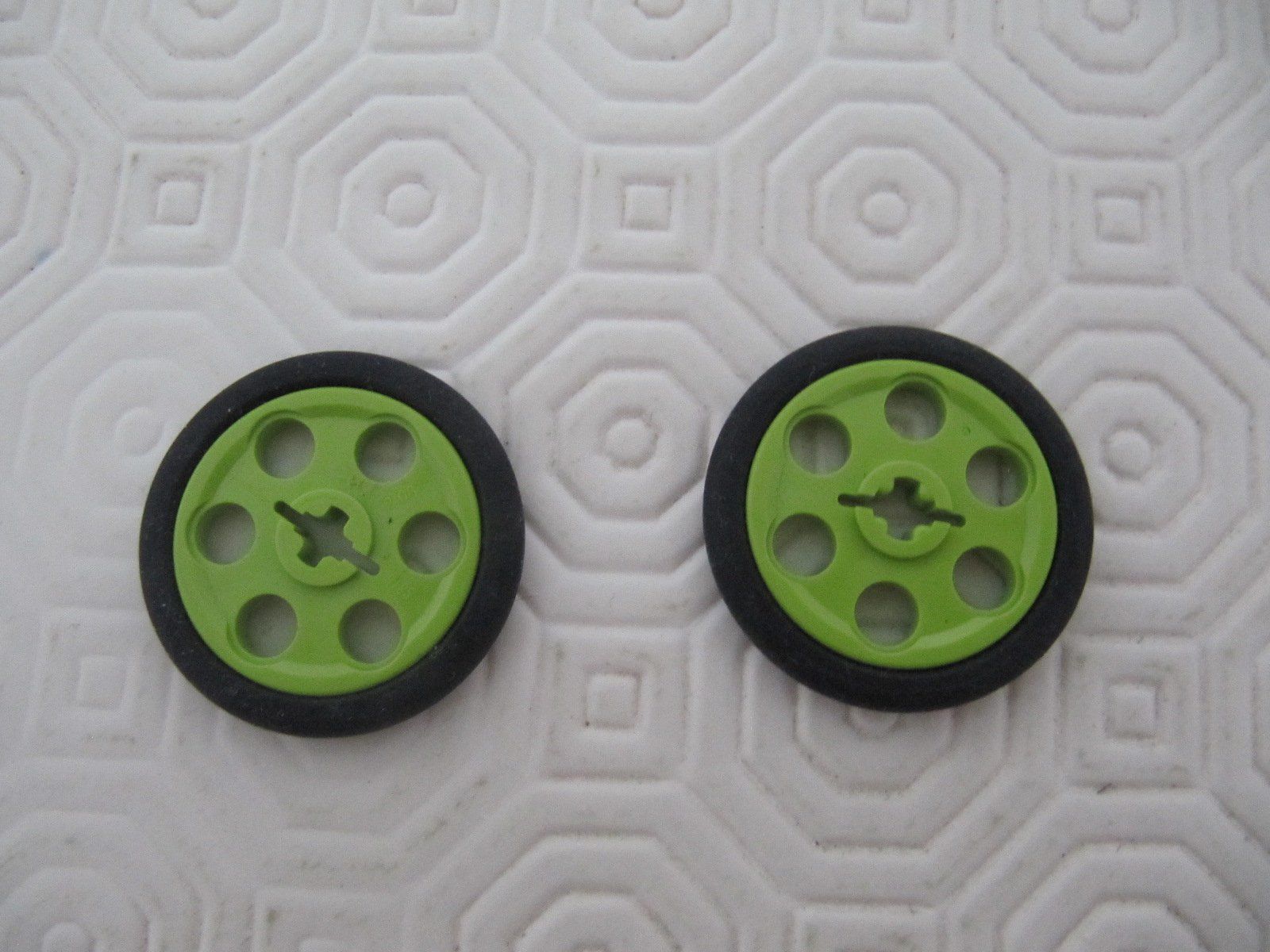 Lego Kit di costruzioni: LEGO - 2 Räder lime 4185 / 2815 – Usato da Arbedo venduto da nadia1973