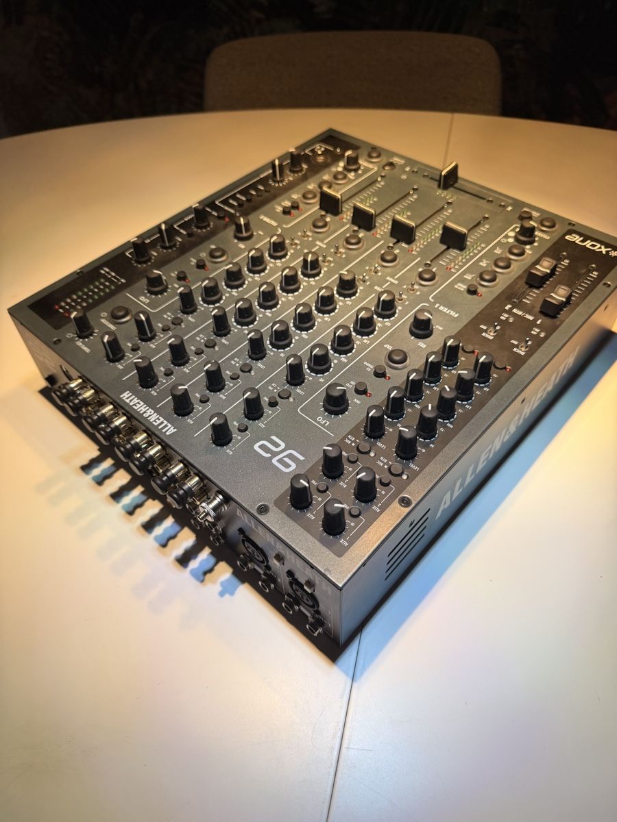Allen & Heath Console di mixaggio: Allen & Heath Xone:92 Mischpult gebraucht – Nuovo (secondo la descrizione) da Zürich venduto da Marbolix 2