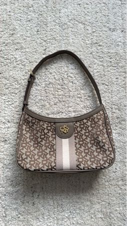 DKNY Handtasche, Schultertasche, sehr gut erhalten!