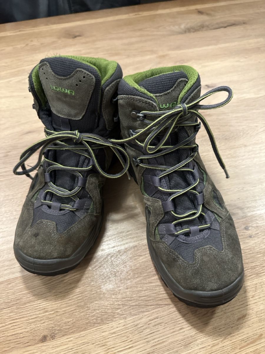 Lowa Scarpe da uomo: Wanderschuhe Lowa Gore-Tex  – Usato da Walperswil venduto da Debjj