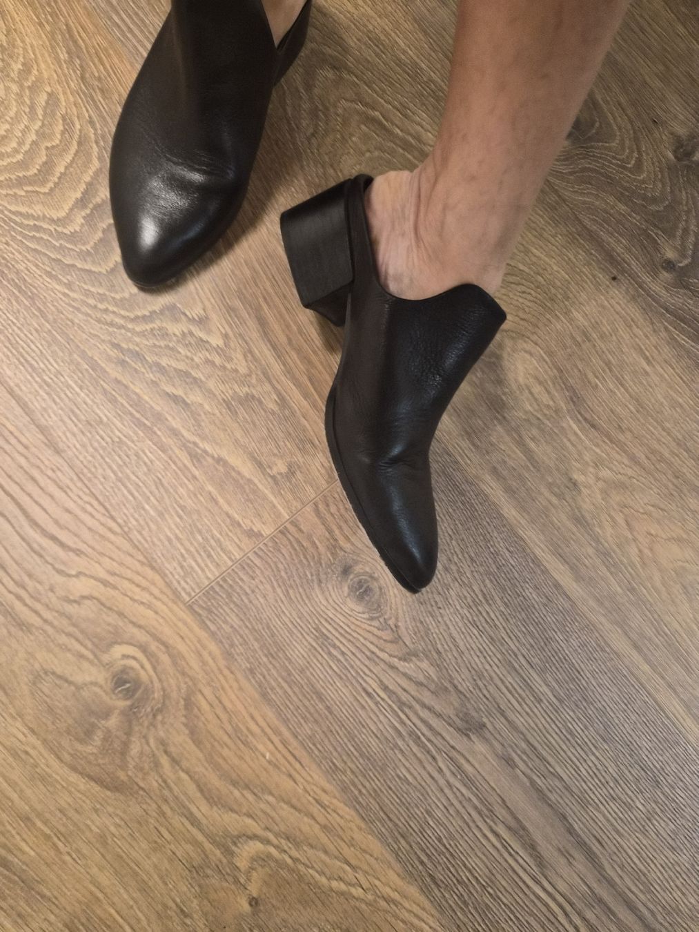 Scarpe da donna: Black Leather Mules - Size 37 - Steve Madden – Usato da Maur venduto da Sofi___ 2