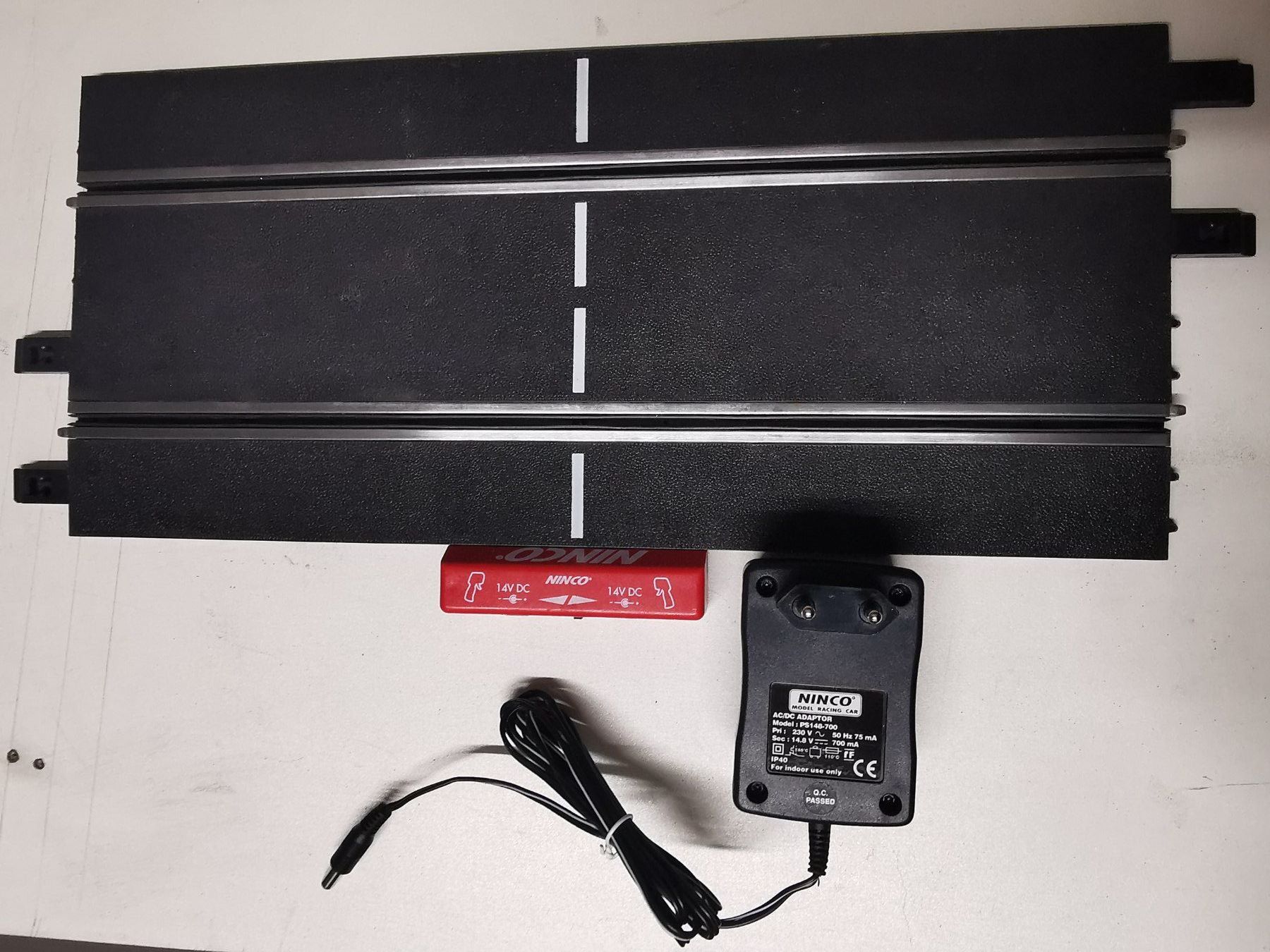 Ninco Piste: 1x Ninco Analog Anschlussschiene 40cm mit Trafo – Usato da Winterthur venduto da Lonpos1