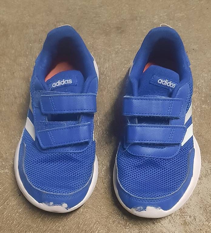 Adidas Schuhe für Jungen: Scarpe Adidas n. 32 – Gebraucht aus Tesserete von bab_7ztk 2