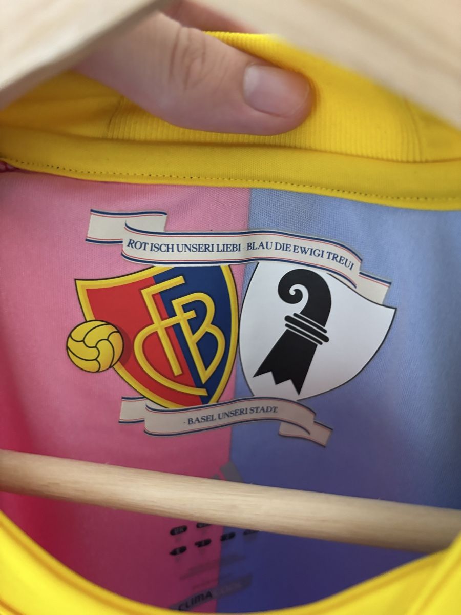 Adidas Canottiere & Pantaloni: FC Basel Heimtrikot 2012-13 Adidas – Usato da Bern venduto da Lelixino 2