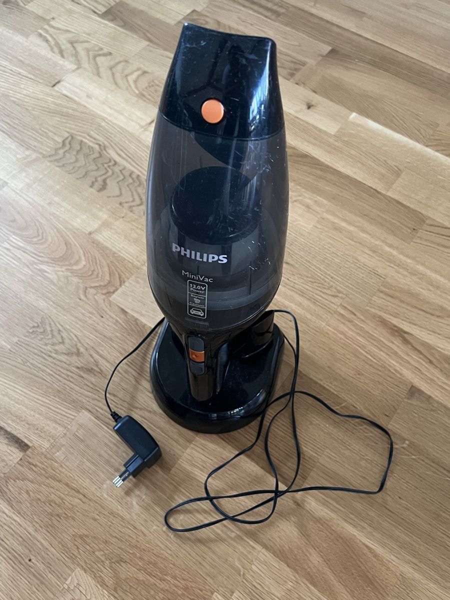 Philips Aspirapolveri & Accessori: Philips MiniVac 12V Handsauger Schwarz – Usato da Frick venduto da clembou