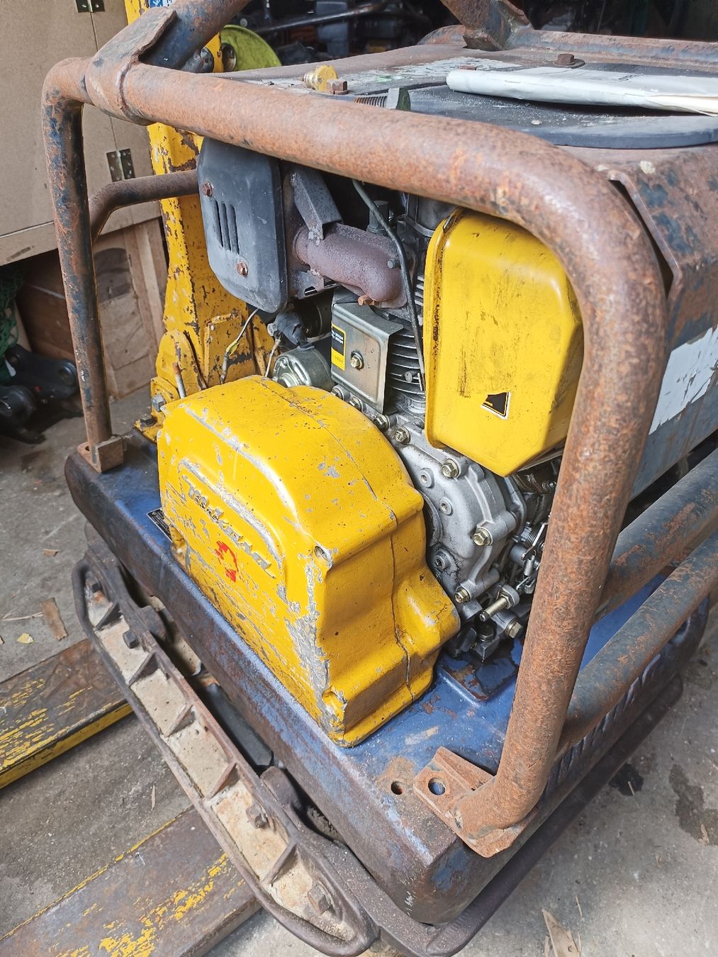Tutte le macchine: Vibroplatte Multiquip MVH-402DSB – Difettoso da St. Antoni venduto da DuraMa 1