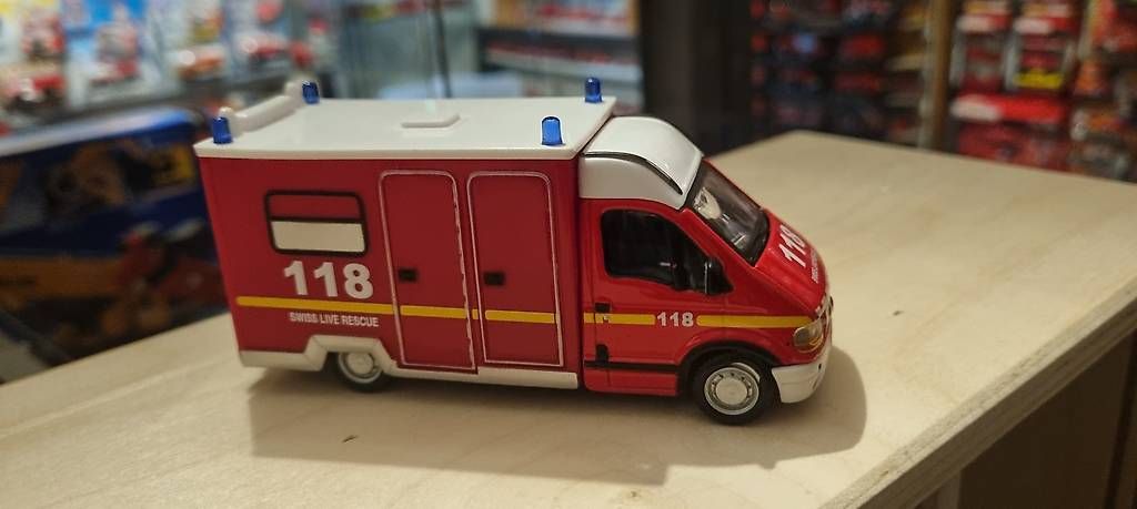Modellini d'auto: Feuerwehr Renault Burago – Usato da Landquart venduto da Predi91 1
