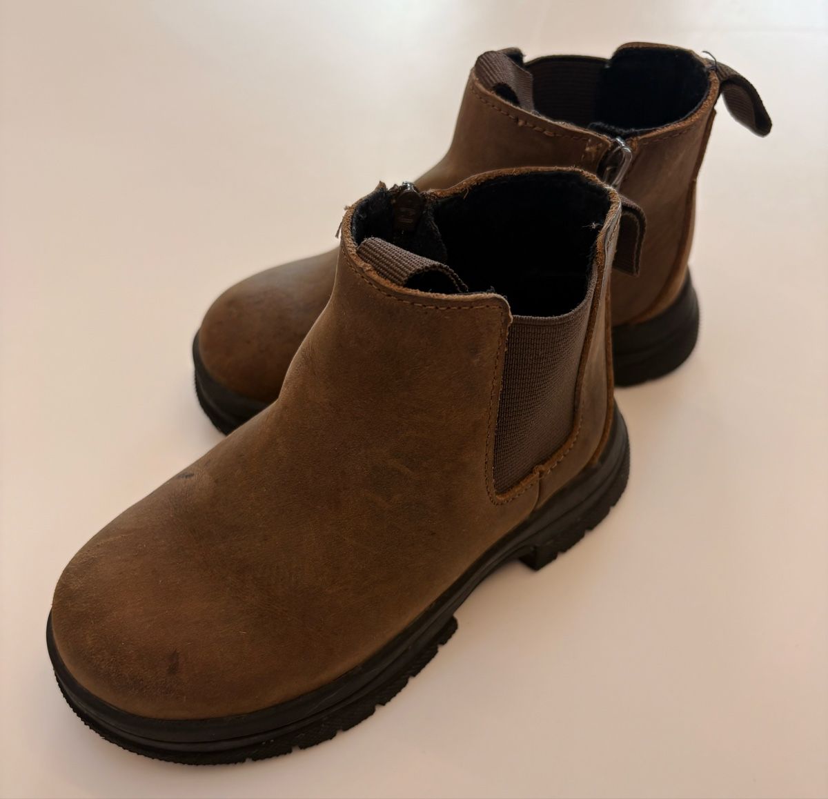 Zara Scarpe per ragazzi: Braune Kinder Boots, Grösse 24 – Usato da Silvaplana venduto da nad_9l9w