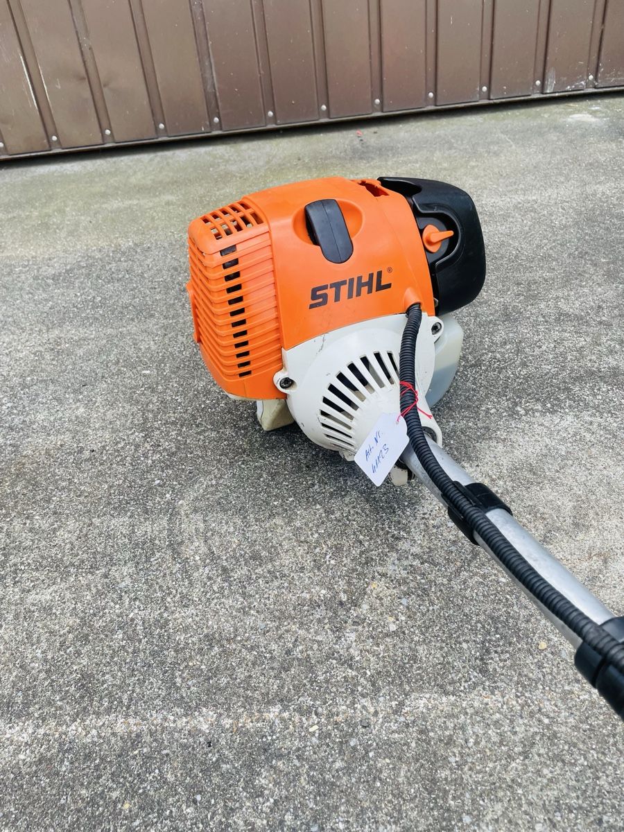 Stihl Tutti gli attrezzi: Rasentrimmer Stihl KM 130R – Usato da Würenlos venduto da Shop_Shop 4