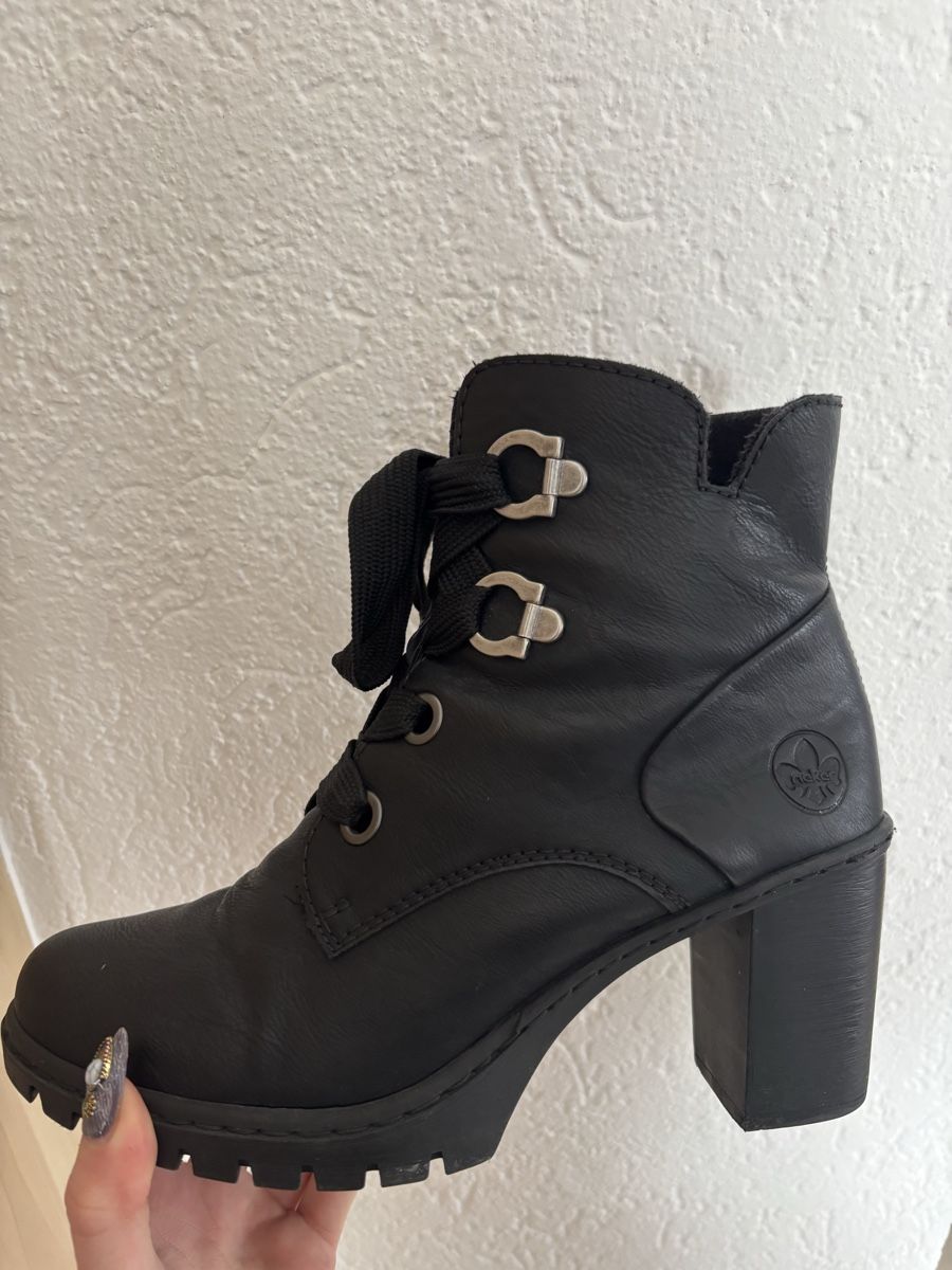 Rieker Scarpe da donna: Bottines noires Rieker, taille 39 – Usato da La Chaux-de-Fonds venduto da mel_7chs 2