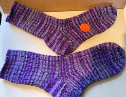 Selbstgestrickte Socken Wolle violett neu 41-42 *4
