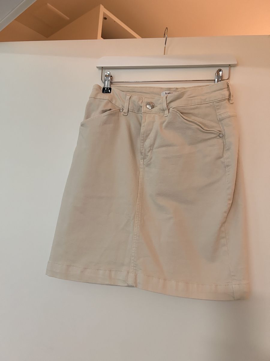 Gonne: Beiger Jeansrock Grösse S – Usato da Bülach venduto da lguedeskr