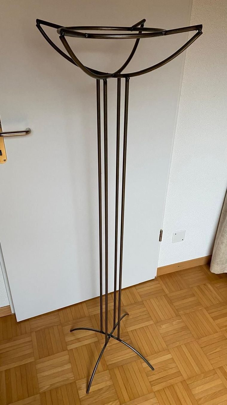 Altro per la casa: Ständer für Pflanzengefäss – Usato da Oberdorf SO venduto da Juergtheknife