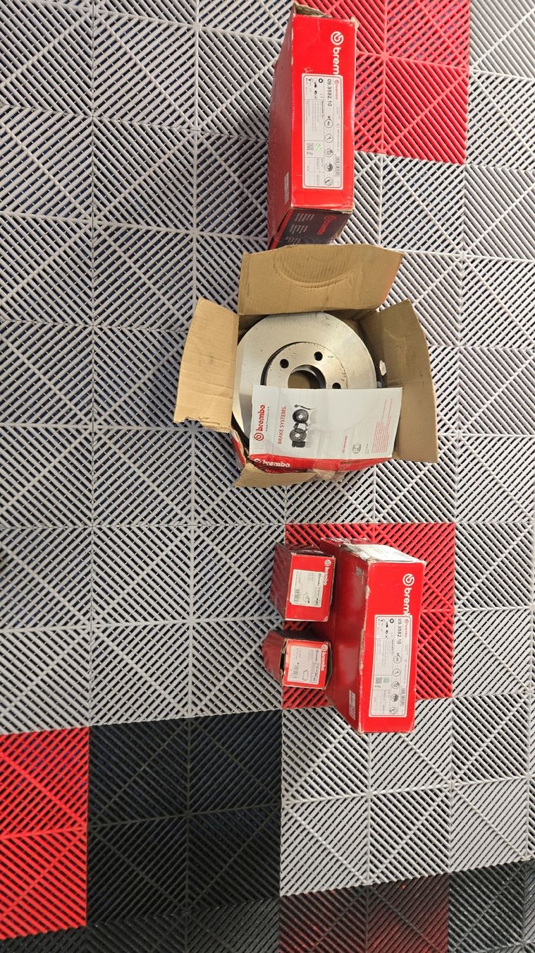 Toutes les pièces auto: Brembo Set VW T5 – Neuf avec emballage d'origine à Basel par MarioC01