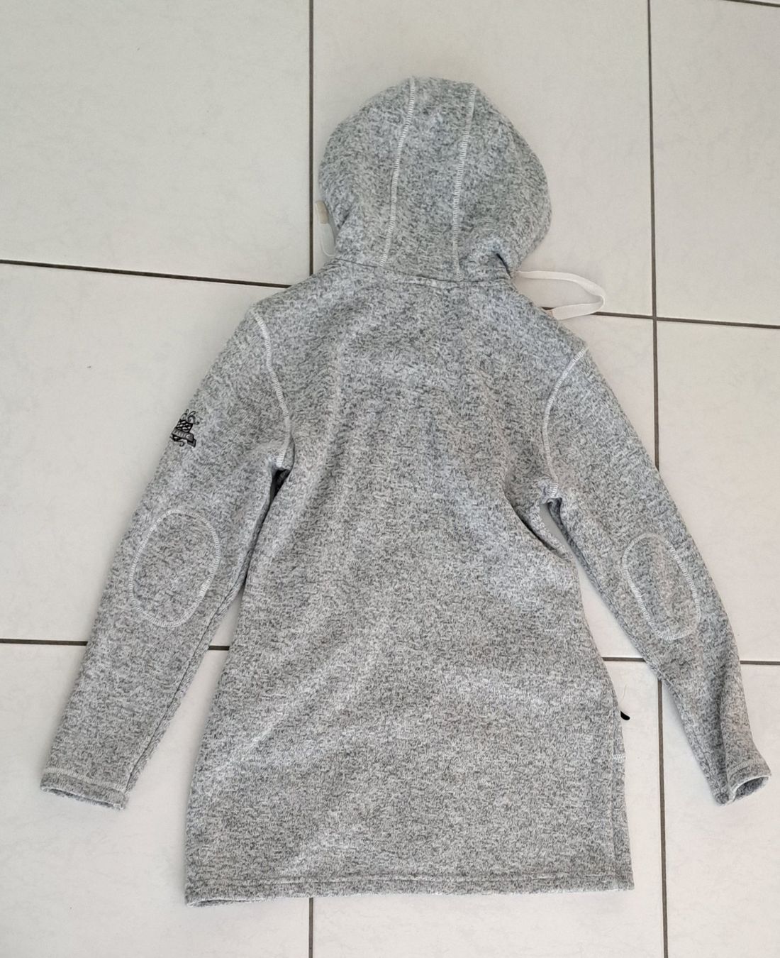 Jacken: Strickjacke grau Gr. – Gebraucht aus Küssnacht am Rigi von AutoVilla 2