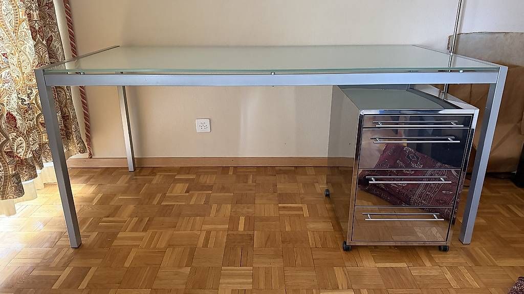 Schreibtische: Table de bureau en verre avec caisson tiroirs de rangement – Gebraucht aus Genève von Ninah71