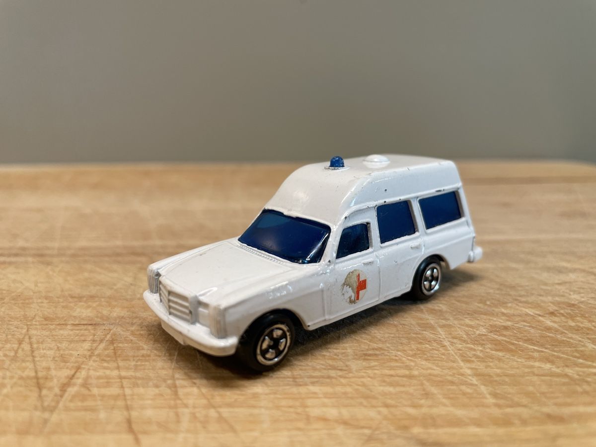 Corgi Toys Modellini d'auto: CORGI Mercedes-Benz Ambulanz – Usato da Frauenfeld venduto da Challenger77 1