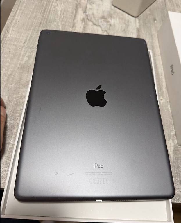 Apple Tablettes PC: Apple Ipad – D'occasion à Amriswil par Berii93 3