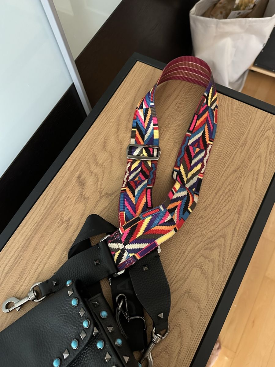Taschen für Damen: Tasche schwarz mit Nieten/farbiger Gurt – Gebraucht aus Altendorf von Eastwick4 5