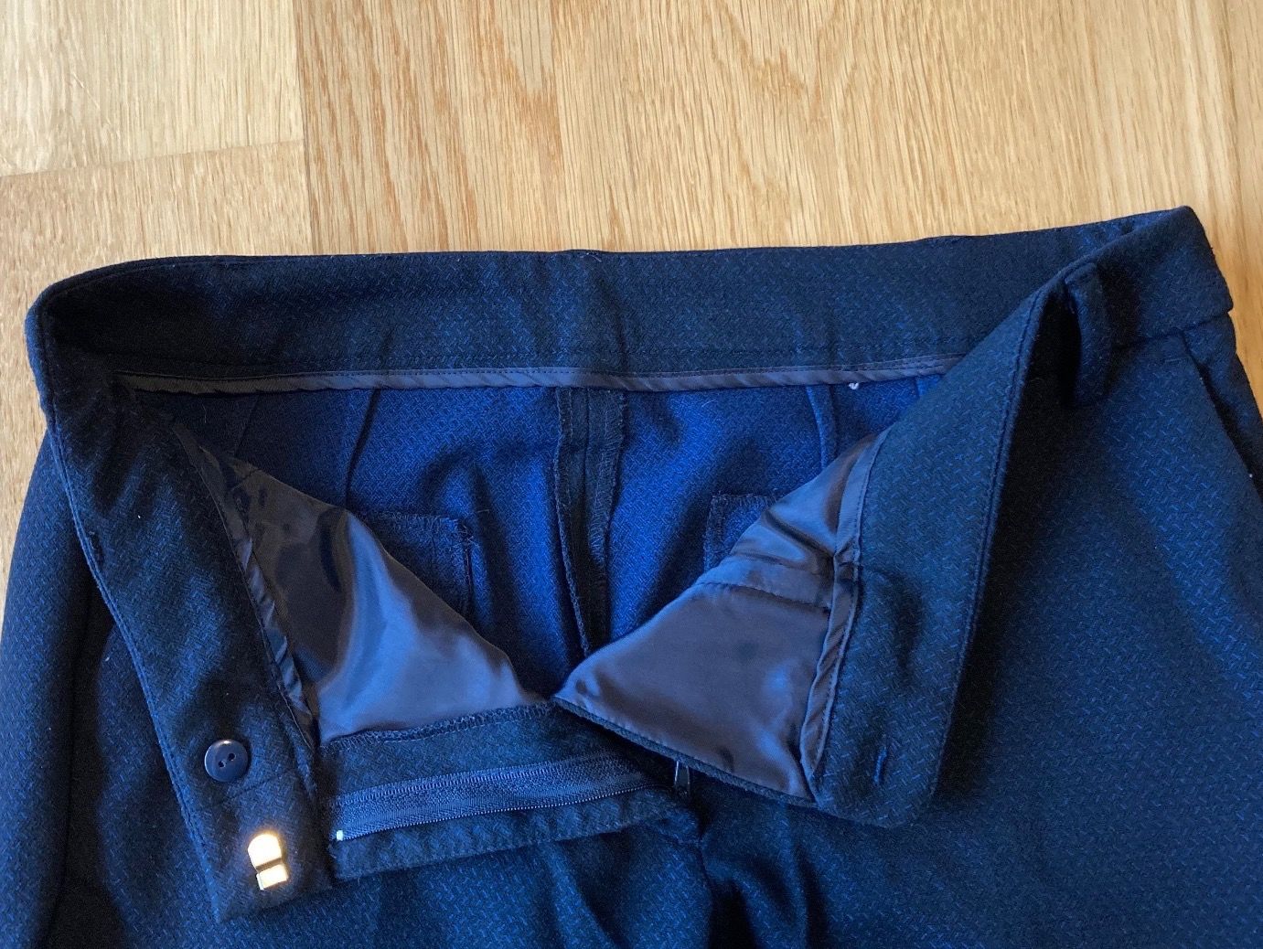 Pantaloni: Dunkelblaue, elegante Hose Gr. 38 – Usato da Stallikon venduto da dotka07 2