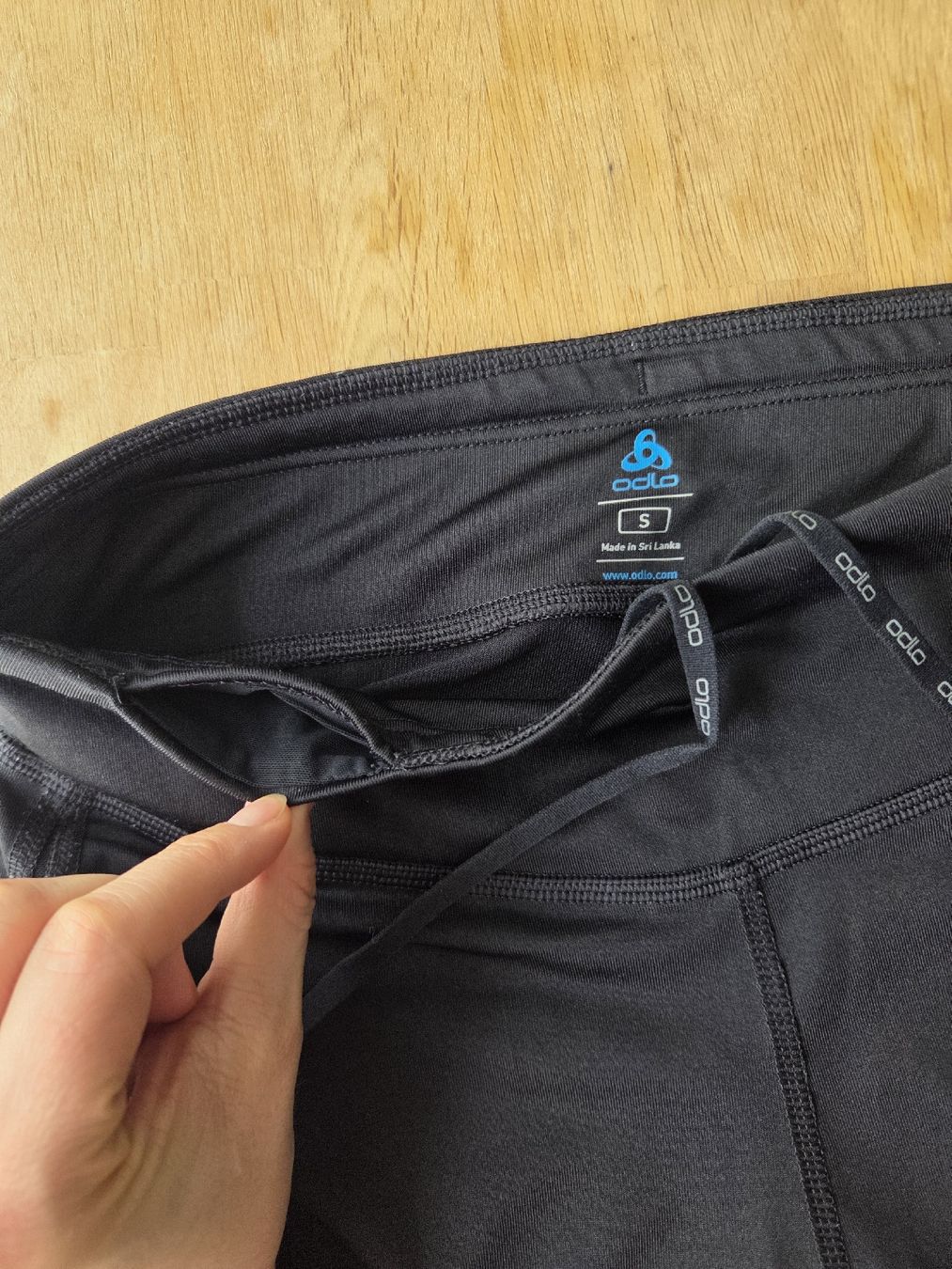 Odlo Pantaloni: Odlo Damen Essentials Mesh Shorts Grösse S – Usato da Luzern venduto da lso_ht7n 5