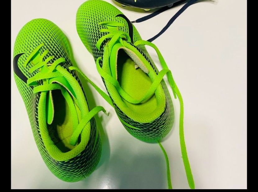 Nike Scarpe per ragazzi: Fussballschuhe Nike,Gr. 34 – Usato da Schliern b.Köniz venduto da Nikk0tin 1