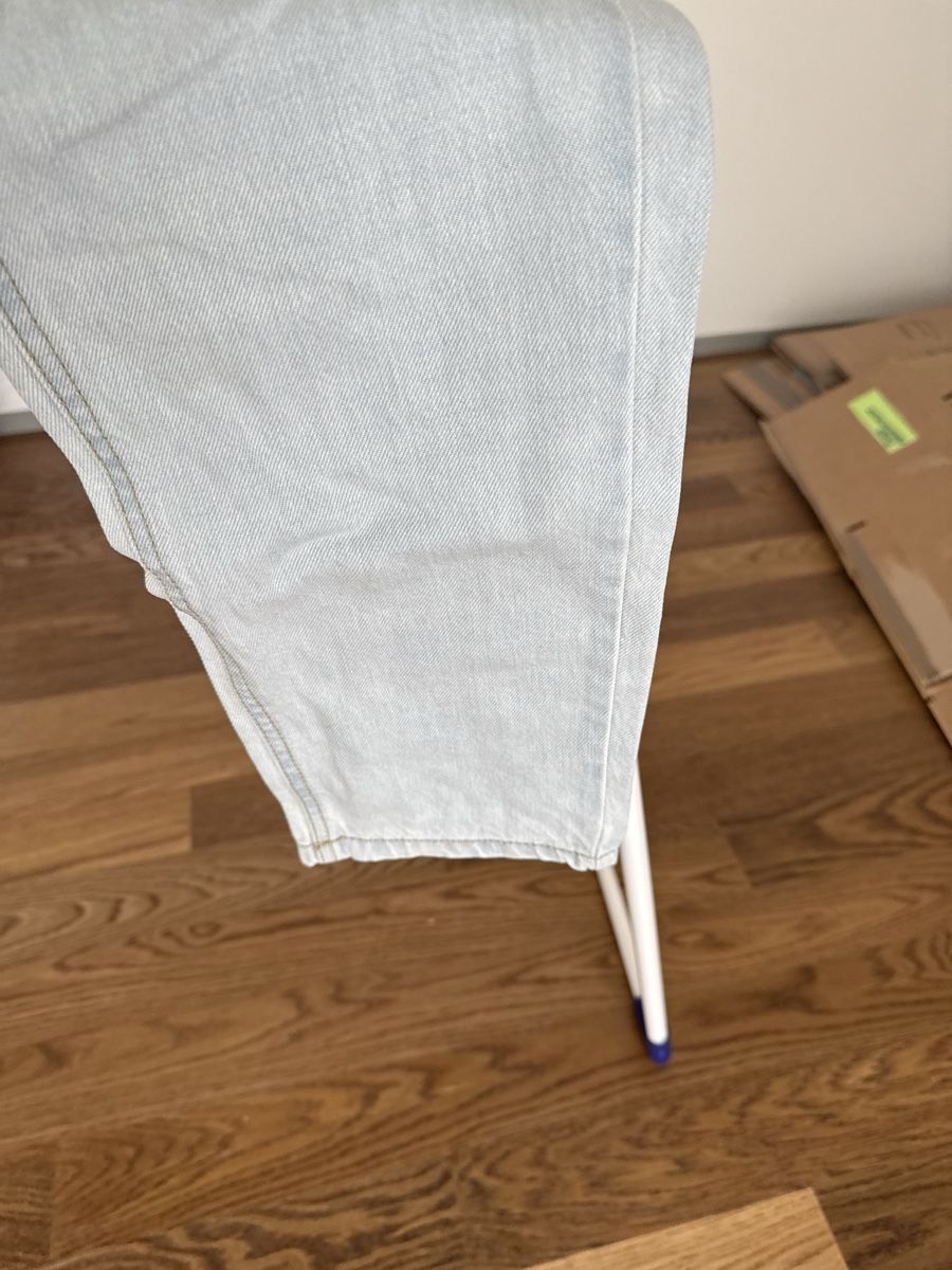 Jeans: Mom Jeans Stradivarius Grösse 40 – Usato da Zürich venduto da bia_6kmj 1