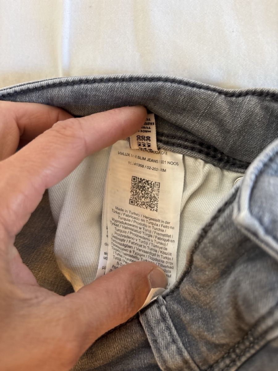 Vero Moda Jeans: Veromoda Jeans grau vmlux M/30 – Usato da Mönchaltorf venduto da kristy_b 4