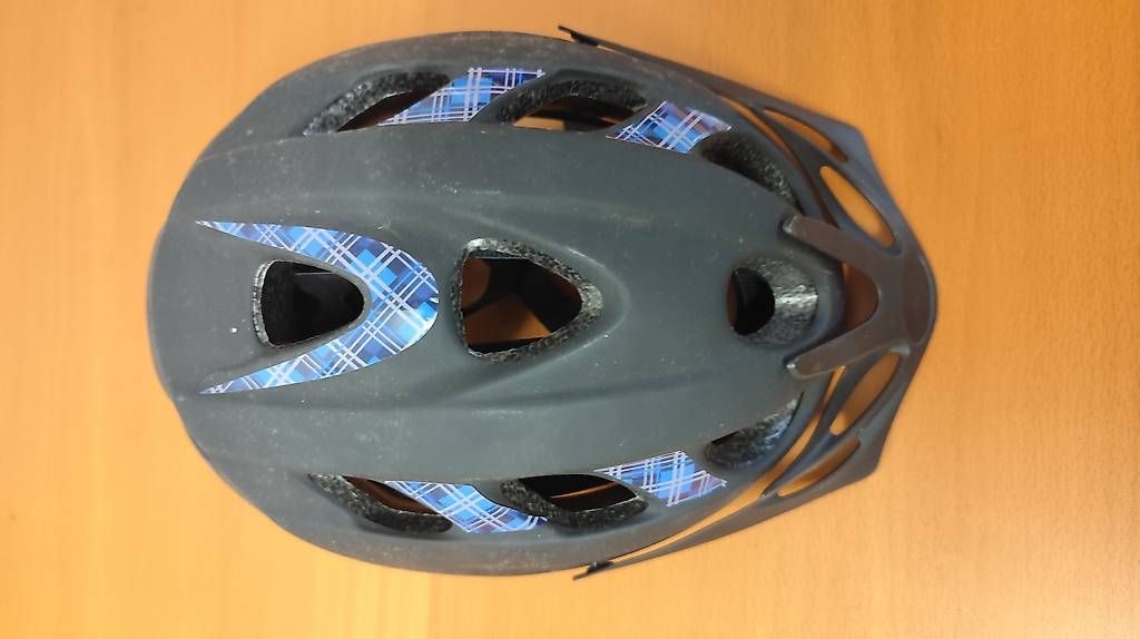 Caschi: Casco da bicicletta per bambino/a – Usato da Pregassona venduto da pce_xm2t 2