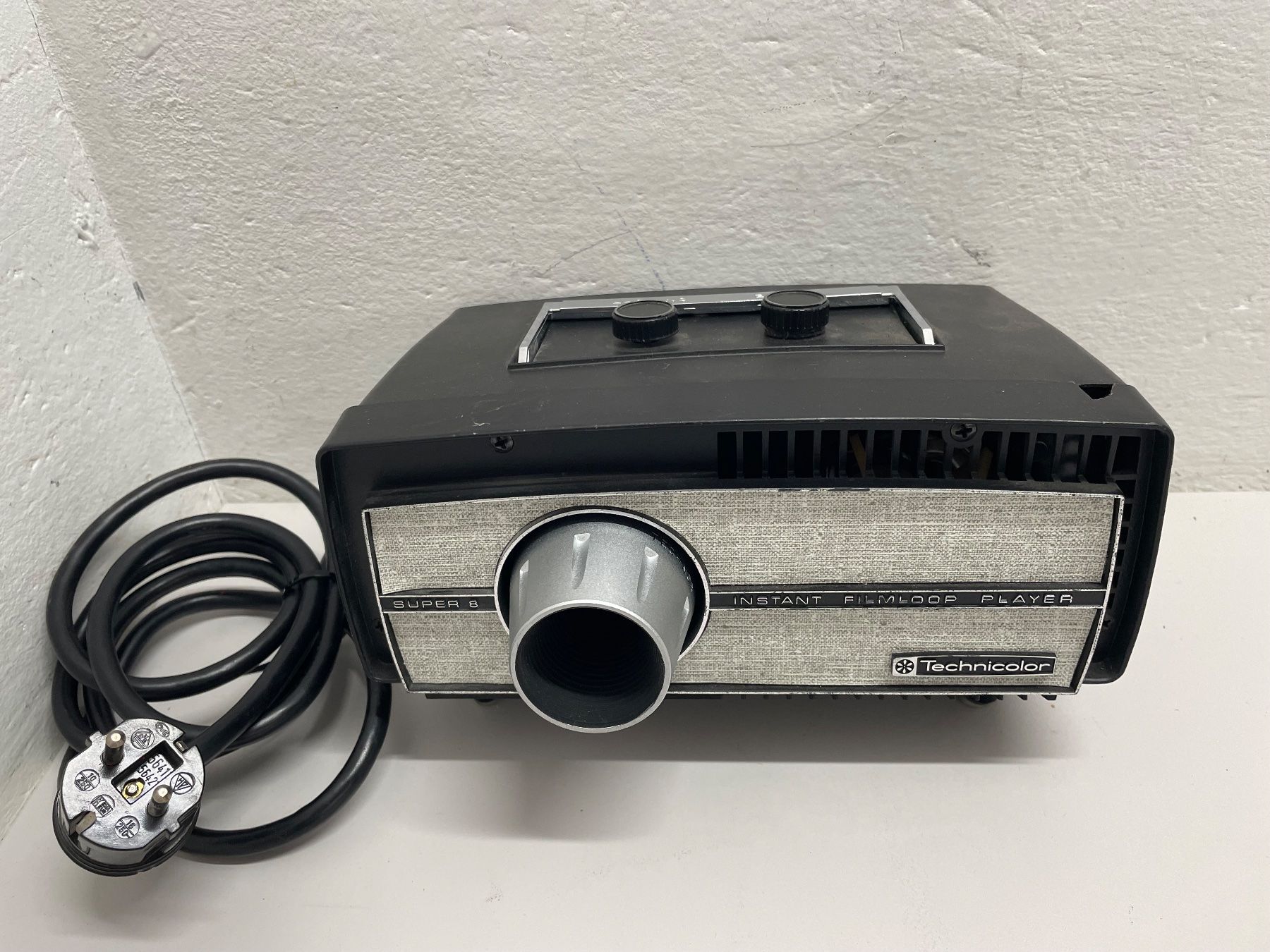 Videoprojektoren: Technicolor Instant Filmloop Player/super 8 Projektor – Defekt aus Niederdorf von LeptonAG 2