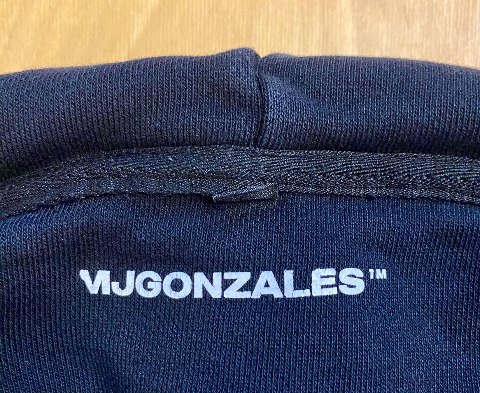 Pulls & Sweat-shirts: Kapuzenpullover von MJ Gonzales / Grösse M – D'occasion à Rothenfluh par sil_5tqj 2