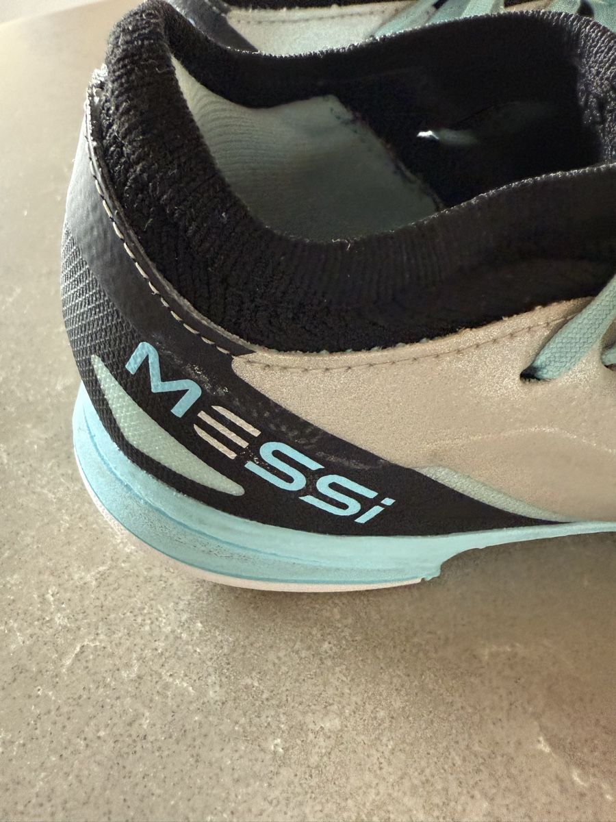 Scarpe da uomo: Adidas Hallenturnschuhe Messi 36.5 – Usato da Brittnau venduto da Malwe 2