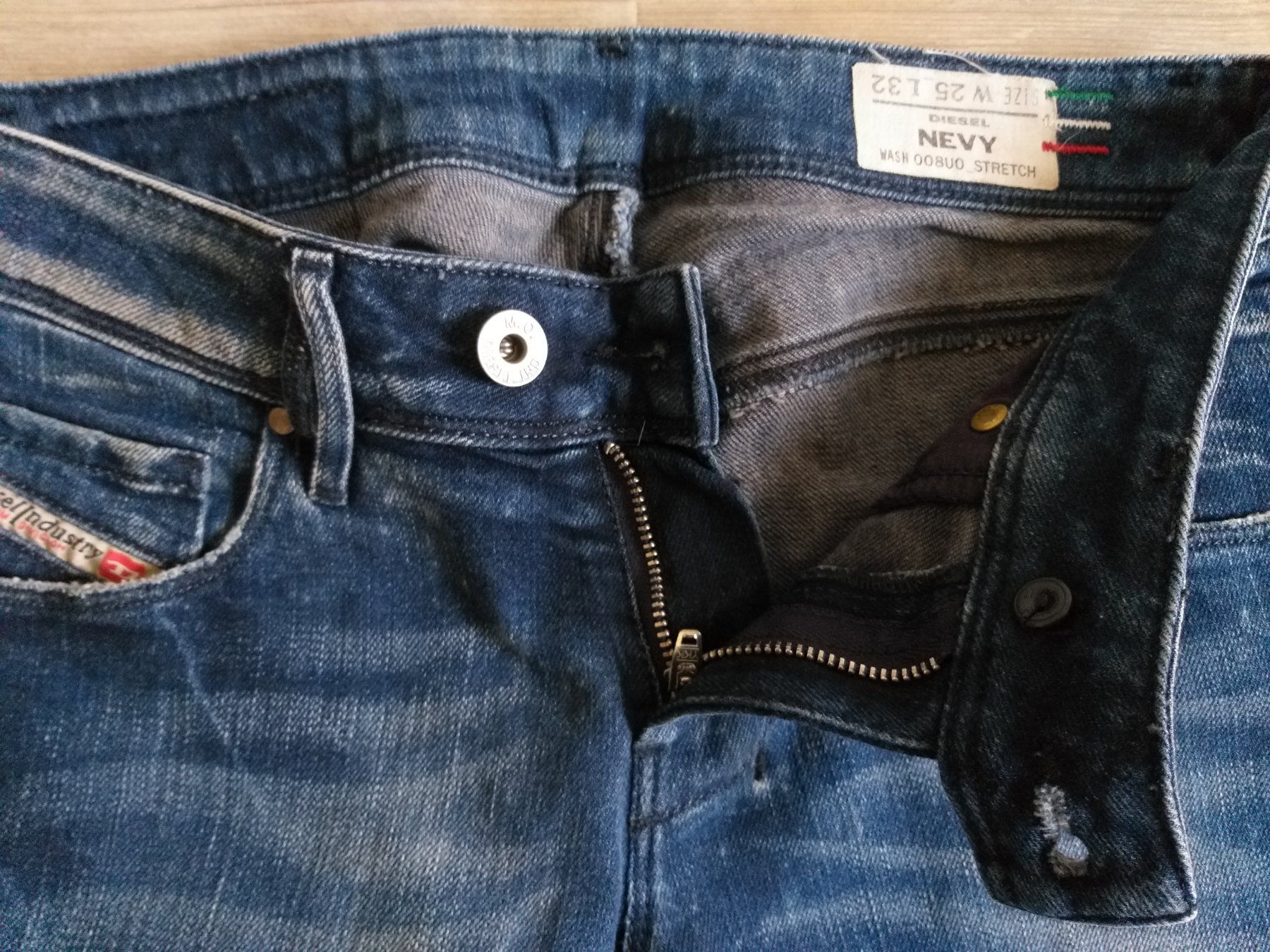 Diesel Jeans: DIESEL Jeans "NEVY" taille W25 L32 – Usato da Cossonay-ville venduto da Super-Price-Quality 3