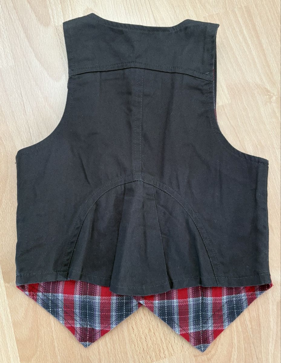 Altro abbigliamento per bambino: Herziges Gilet Gr. 128 – Nuovo (secondo la descrizione) da Hünenberg See venduto da spartakus02 1