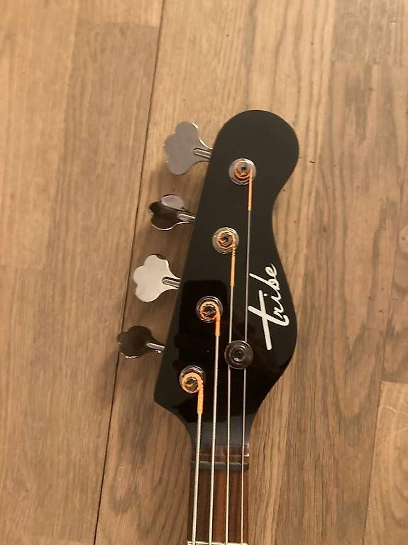 Strumenti musicali: Tribe Bass SF4 Black – Usato da Burgdorf venduto da mazer 4