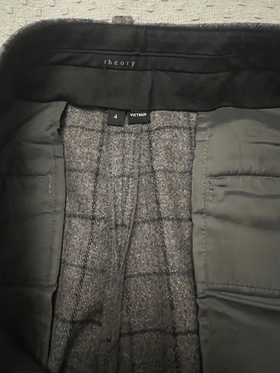 Theory Pantaloni: Theory wool/cashmere pants – Usato da Genève venduto da Kmattr 4