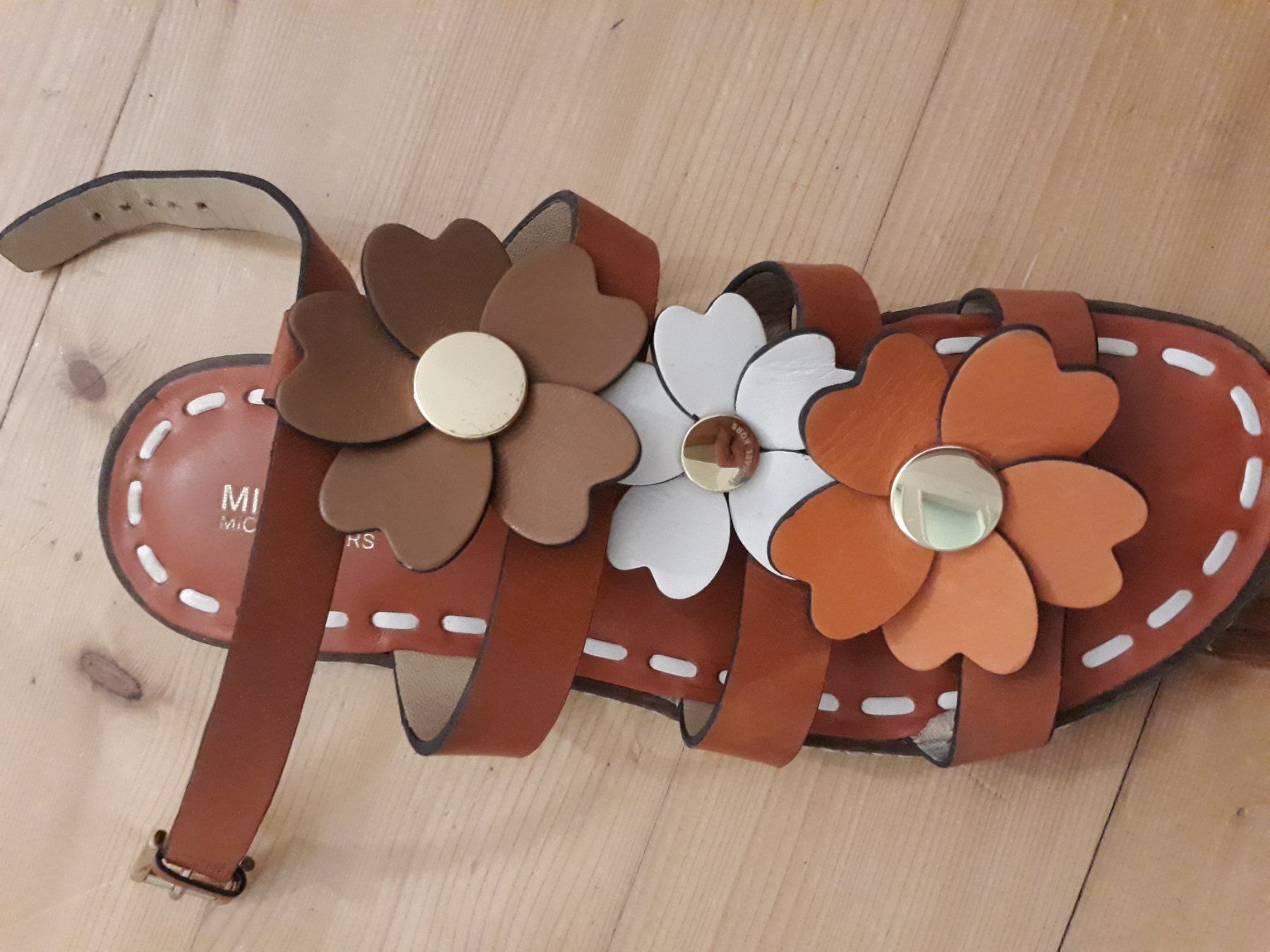 Michael Kors Damenschuhe: 2x Michael Kors Sandalen – Gebraucht aus Basel von mon_7m8h 7
