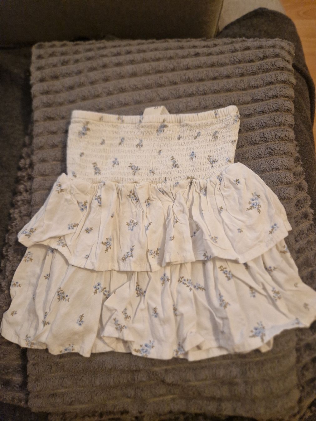 H&M Vestiti & Gonne: Sommer Rock mit Blumenmuster, Rüschen - Grösse 140 – Usato da Neuhausen venduto da Nicolino92