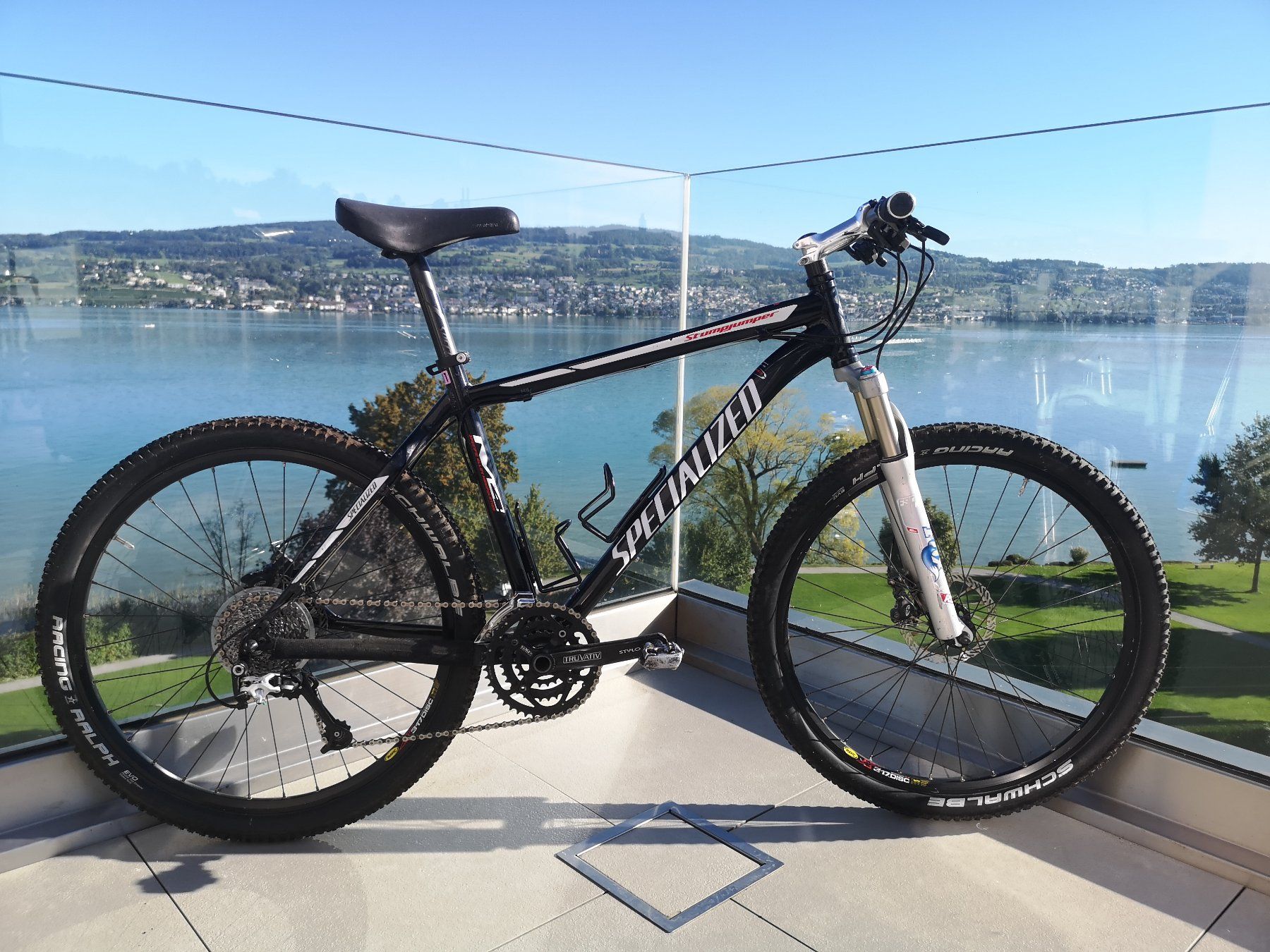 Specialized Velos: Solide Specialized Stumpjumper HT mit XT FOX Avid Mavic 317 – Gebraucht aus Adliswil von
