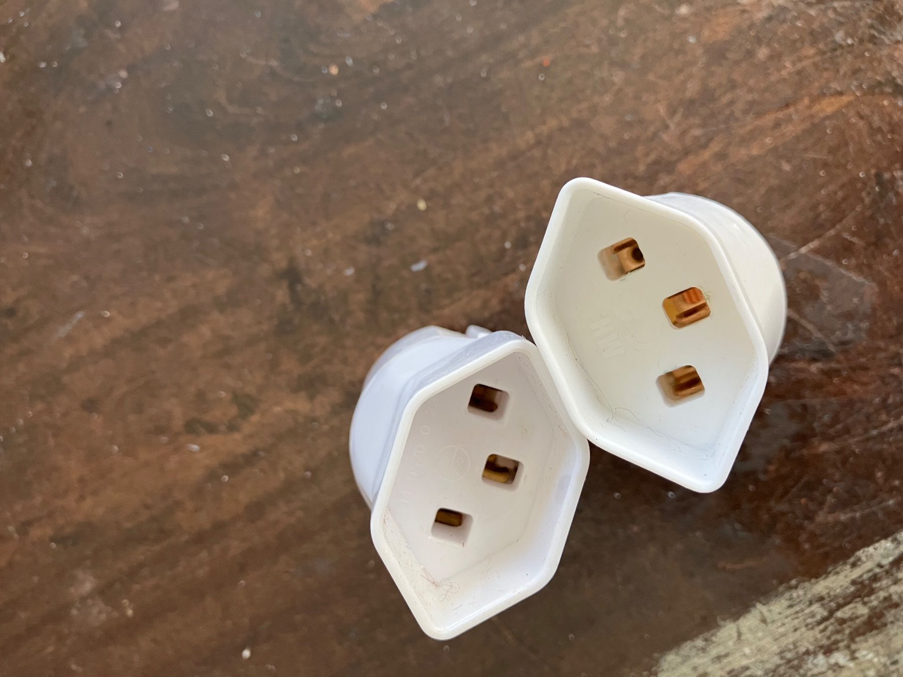 Lecteurs & Adaptateurs: 2er Set Adapter EU zu CH – D'occasion à Ostermundigen par bea_pjw9 1