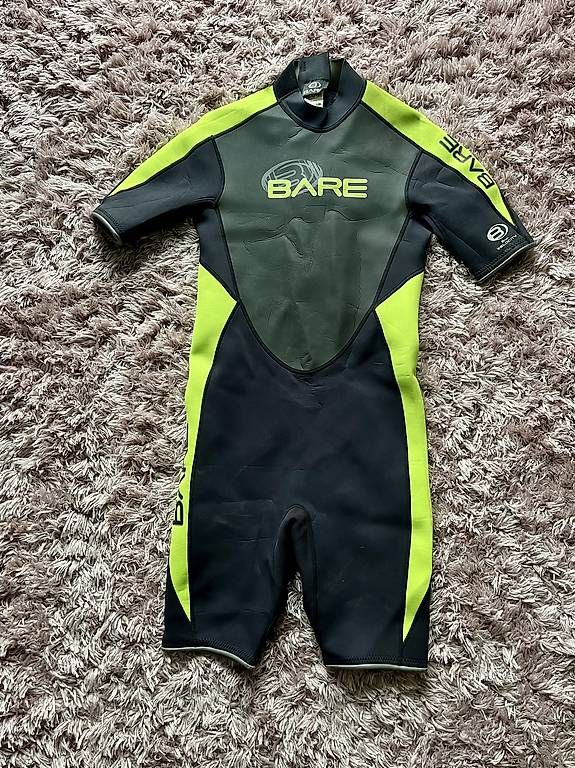 Completi: Bare Wetsuit Shorty M/T – Usato da Bern venduto da klo_2lv5