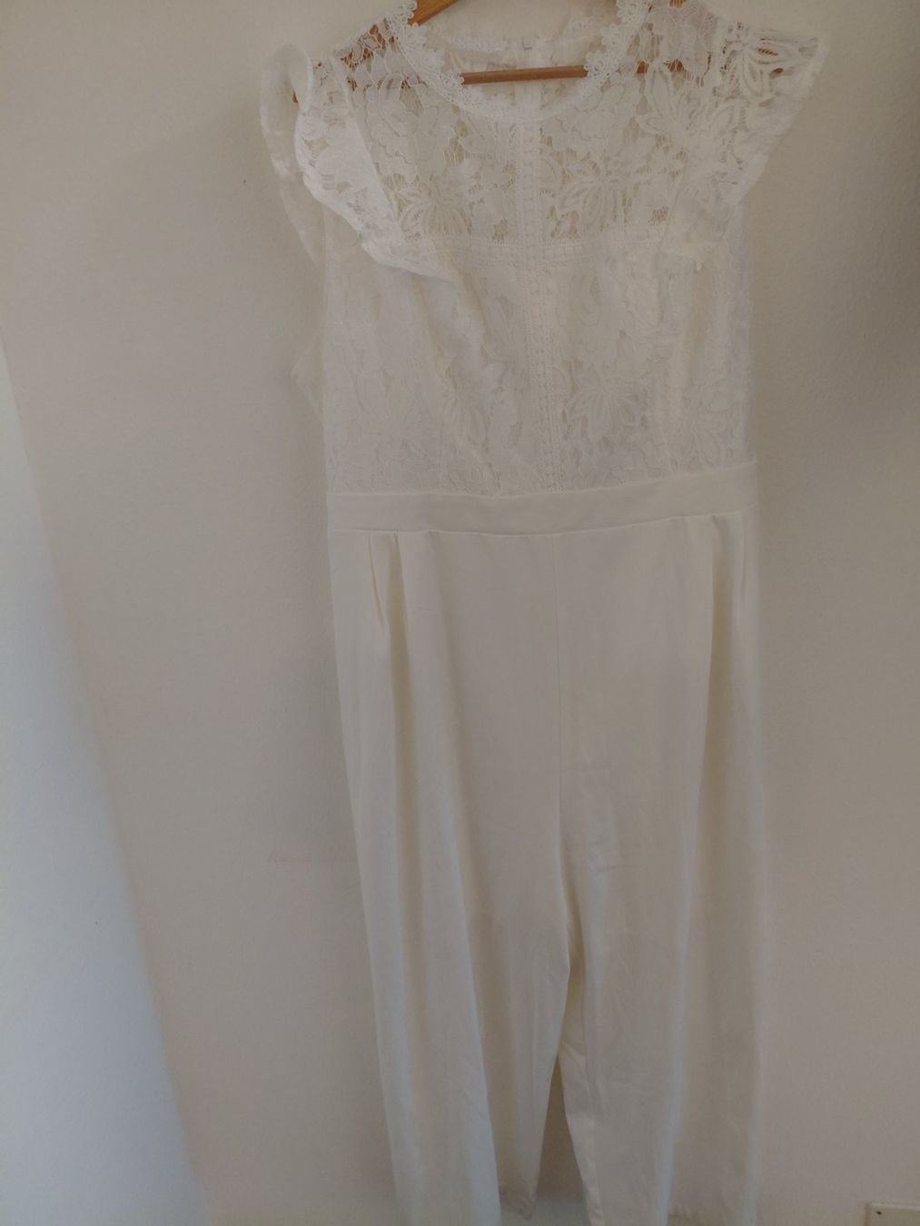 Tute: Jumpsuit mit Spitze weiss – Usato da Basel venduto da whi_5lxt