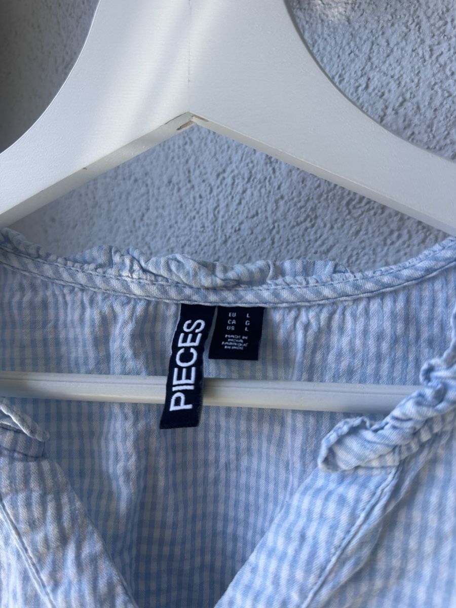 Pieces Camicette: Bluse PIECES blau-weiss kariert.   – Usato da Lenzburg venduto da selabella 2