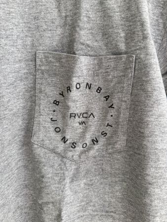 RVCA Byron Bay Tshirt mit Brusttasche standard fit L